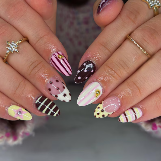 Candy Stripe press-on nails