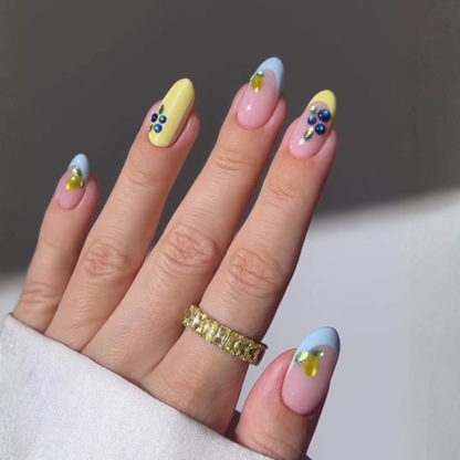 Blooming Petals press-on nails